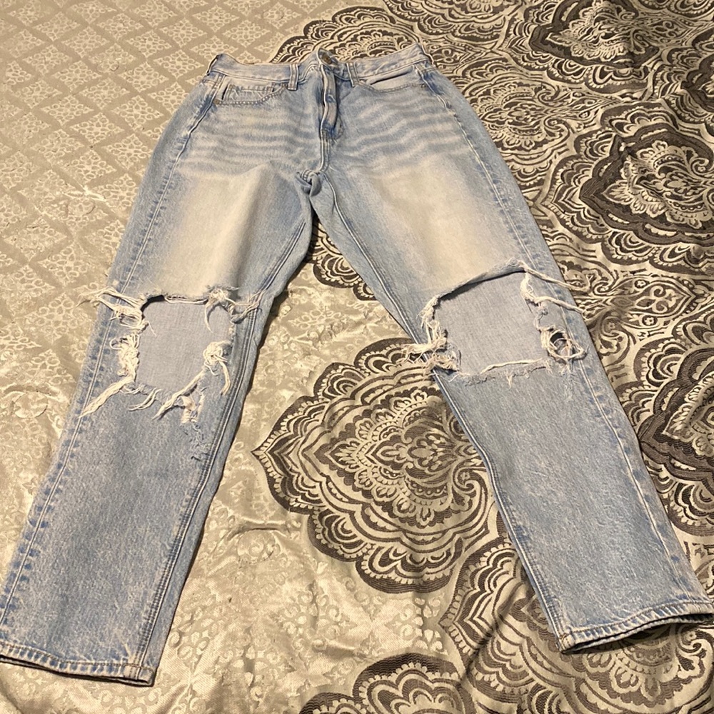 American eagle mom jeans